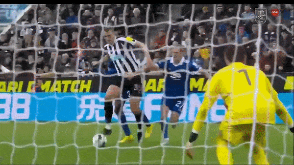 Newcastle vs Leicester 2-0: Dan Burn tỉa góc tinh tế, Joelinton đốn hạ gã khổng lồ Leicester giành vé đi tiếp FA Cup