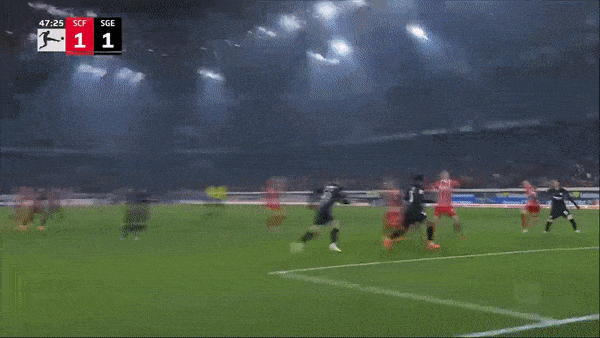 Freiburg vs Eintracht Frankfurt 1-1: Kolo Muani tỉa góc điệu nghệ, Matthias Ginter đánh đầu cứu thua, chia điểm xứng đáng