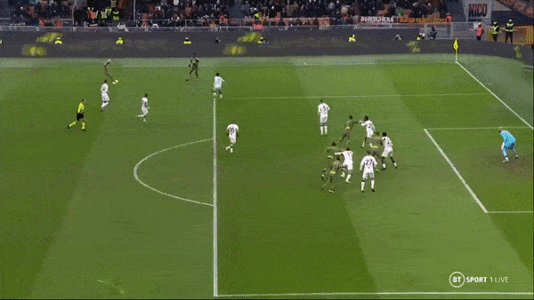 AC Milan vs Torino 1-0: Theo Hernandez tạt bóng, Olivier Giroud đánh đầu đẳng cấp ghi bàn duy nhất, AC Milan vào tốp 3, kém Inter Mian 2 điểm