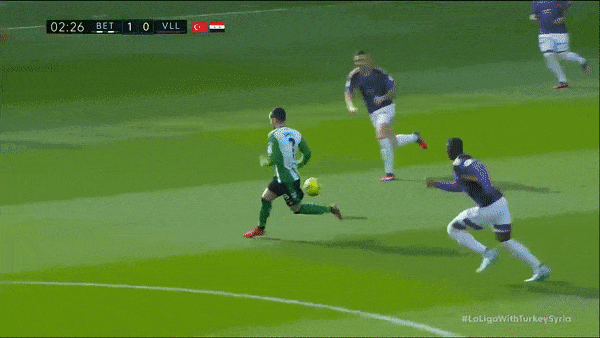 Real Betis vs Valladolid 2-1: Juanmi chớp thời cơ mở bàn phút thứ 2, Cyle Larin gỡ hòa, Sergio Canales giành chiến thắng trên chấm penalty