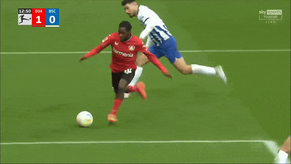 Leverkusen vs Hertha Berlin 4-1: Lần lượt Azmoun, Frimpong, Diaby, Amine Adli nhấn chim đối thủ, Lukebakio ghi bàn danh dự nhờ chấm penalty