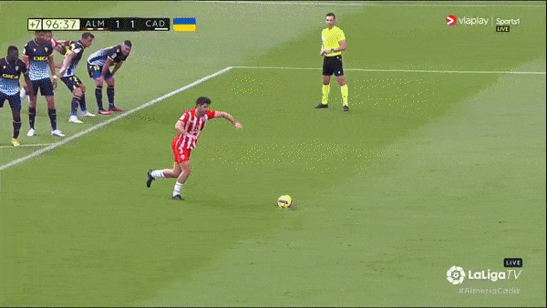 Almeria vs Cadiz 1-1: Roger Marti đánh đầu may mắn mở bàn, Gonzalo Melero kịp chia điểm trên chấm penalty phút bù giờ