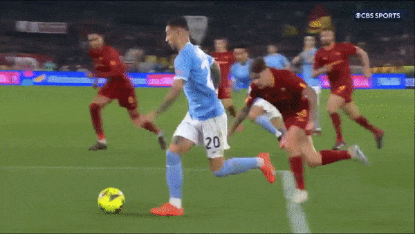 Lazio vs AS Roma 1-0: Mattia Zaccagni ghi bàn duy nhất, Adam Marusic, Bryan Cristante lần lượt phải nhận thẻ đỏ