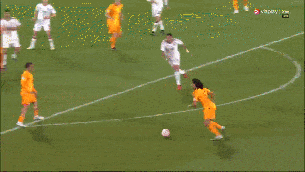 Hà Lan vs Gibraltar 3-0: Memphis Depay mở bàn, Nathan Ake xuất thần cú đúp, Walker nhận thẻ đỏ