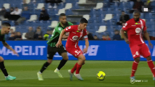 Sassuolo vs Monza 1-2: Berardi mở bàn trên chấm penalty, Ciurria gỡ hòa, Tressoldi bị thẻ đỏ, Matteo Pessina