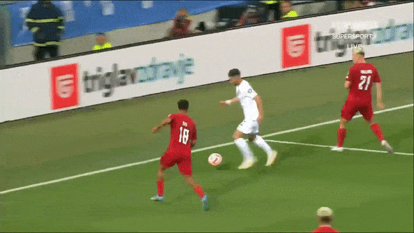 Slovenia vs Đan Mạch1-1: Andraz Sporar đệm bóng cận thành, Rasmus Hojlund ra chân chớp nhoáng cứu thua