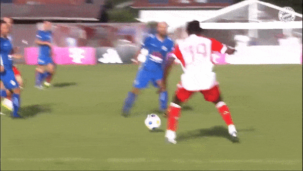 Giao hữu, Bayern Munich vs Rottach Egern 27-0: Tỷ số khó tin, sao Bayern đua tài ghi 27 bàn thắng, tân binh Konrad Laimer góp 1 bàn