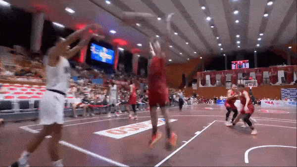 Thang Long Warriors vs Danang Dragons 91-82: John Fields xứng đáng Player of the Game với 28 điểm và 22 bắt bóng