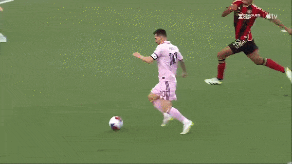 Inter Miami vs Atlanta United 4-0: Messi, Taylor đua tài ghi cú đúp, McVey nhận thẻ đỏ, Almada không thắng được Callender ở penlaty