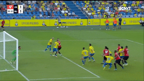 Las Palmas vs Mallorca 1-1: Jonathan Viera mở bàn trên chấm penalty, Antonio Arenas đánh đầu chia điểm ngày ra quân La Liga