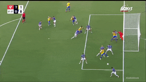 Cadiz vs Alaves 1-0: San Emeterio đánh đầu chớp nhoáng ghi bàn duy nhất, Escalante nhận thẻ đỏ