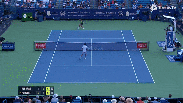 Carlos Alcaraz nhọc nhằng hạ Max Purcell 4-6, 6-3, 6-4 chạm trán Hubert Hurkacz ở bán kết Cincinnati Open