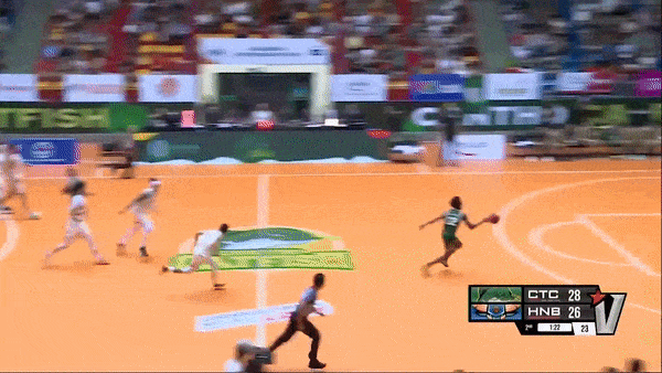 Cantho Catfish vs Hanoi Buffaloes 70-59: Joshua Keyes tỏa sáng cuối trận, xứng đáng Player of the Game với 19 điểm và 17 rebounds bắt bóng