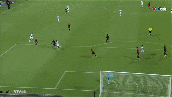 Cagliari vs Inter Milan 0-2: Dumfries tỉa góc xa mở bàn, Lautaro Martinez sớm chốt hạ thế trận trên sân 