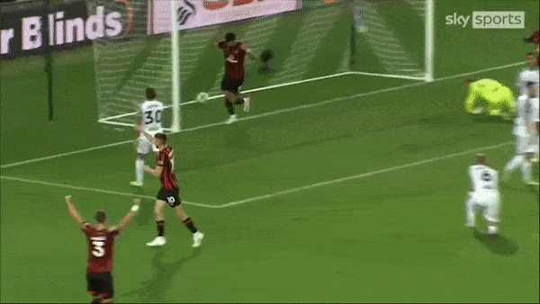 Swansea vs Bournemouth 2-3: Matt Grimes, Jamie Paterson lập công, David Brooks, Junior Traore, Ryan Christie ngược dòng phút bù giờ