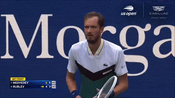 Daniil Medvedev vs Andrey Rublev 6-4, 6-3, 6-4: Sau 2 giờ 48 phút, Daniil Medvedev giành vé vào bán kết Grand Slam