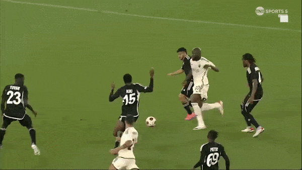 Sheriff Tiraspol vs AS Roma 1-2: Gaby Kiki phản lưới nhà, Cristian Tovar gỡ hòa nhưng Lukaku tỏa sáng, Fernandes nhận thẻ đỏ, HLV Mourinho thắng nhọc