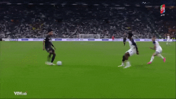 Juventus vs Lecce 1-0: Arkadiusz Milik đệm bóng cận thành ghi bàn duy nhất, Kaba nhận thẻ đỏ phút bù giờ