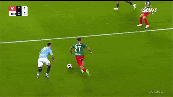 Celta Vigo - Deportivo Alaves 1-1: Rafa Marin phản lưới nhà, Luca Torre bị thẻ đỏ, Omorodion chớp thời cơ chia điểm 