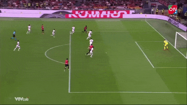 AC Milan vs Lazio 2-0: Pulisic khai bàn, Okafor hạ HLV Maurizio Sarri, AC Milan củng cố ngôi nhì Serie A, bám đuổi Inter