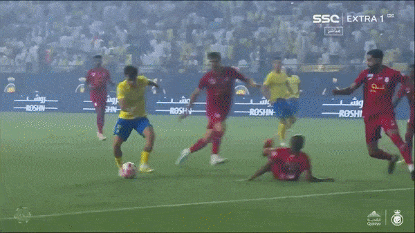 Al Nassr vs Abha 2-2: Ronaldo kém duyên, Otavio sớm mở bàn, Talisca tỏa sáng, Bguir, Ekambi bất ngờ chia điểm, Al-Ghannam bị thẻ đỏ