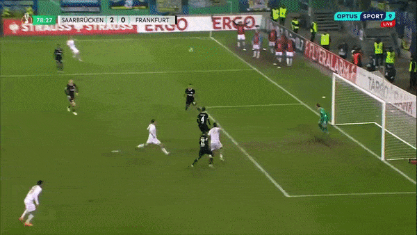 FC Saarbrucken vs Eintracht Frankfurt 2-0: Sai lầm hàng thủ, Brunker, Luca Kerber chớp thời cơ, Noel Futkeu nhận thẻ đỏ