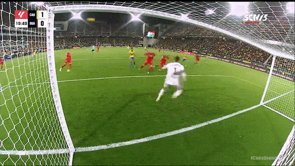 Cadiz vs Osasuna 1-1: Roger Marti đánh đầu cận thành mở bàn, Ante Budimir chia điểm nhờ chấm penalty