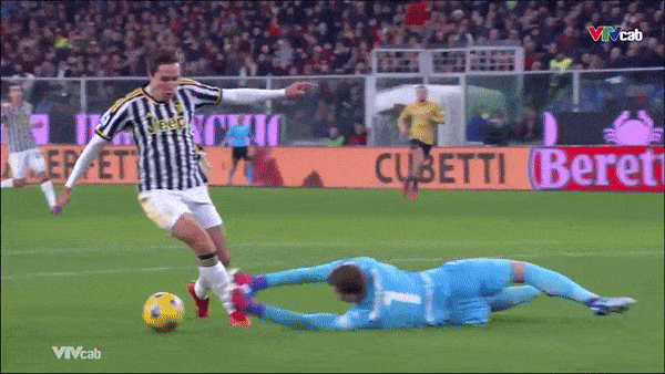 Genoa vs Juventus 1-1: Chiesa mở bàn nhờ chấm penalty, Ekuban kiến tạo, Gudmundsson chớp thời cơ chia buộc Juve chia điểm