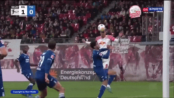 Leipzig vs Hoffenheim 3-1: Klostermann chớp thời cơ mở bàn, Ozan Kabak gỡ hòa, Forsberg, Simakan chốt hạ 3 điểm