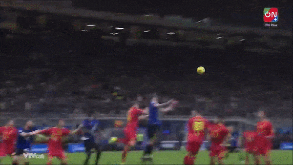 Inter Milan vs Lecce 2-0: Bisseck đánh đầu đẹp mắt mở bàn, Barella chốt hạ 3 điểm gọn gàng, Banda nhận thẻ đỏ