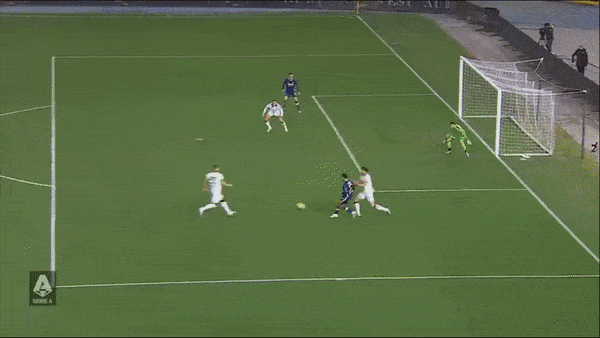 Verona vs Cagliari 2-0: Makoumbou nhận thẻ đỏ, Cyril Ngonge tỉa góc điệu nghệ mở bàn, Milan Duric chốt hạ chiến thắng 