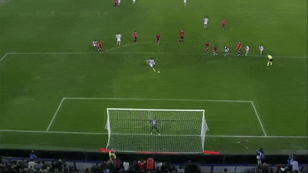 Osasuna vs Sociedad 0-2: Oyarzabal mở bàn trên chấm penalty, Catena bị thẻ đỏ, Merino đá bồi chớp nhoáng giành vé đi tiếp 