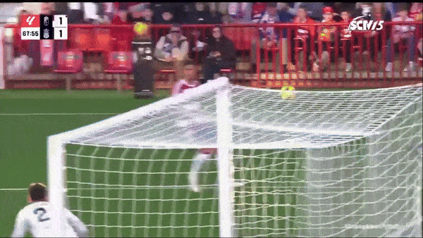 Granada vs Las Palmas 1-1: Bruno Mendez mở bàn, Pejino đánh đầu gỡ hòa đẹp mắt, Piatkowski, Escandell nhận thẻ đỏ