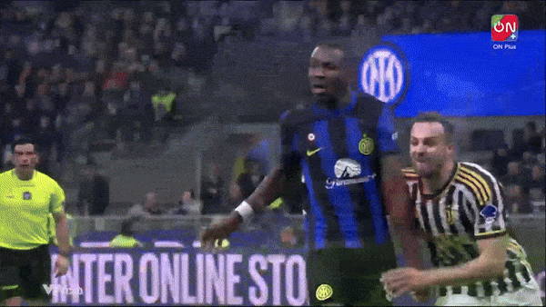 Inter Milan vs Juventus 1-0: Dimarco, Calhanoglu kém duyên, Gatti bất ngờ phản lưới nhà, Juve vất vả chống đỡ, Inter củng cố ngôi đầu Serie A 