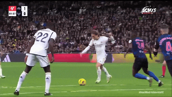 Real Madrid vs Sevilla 1-0: VAR ngăn Vázquez lập công, Luka Modric dứt điểm đẳng cấp, HLV Ancelotti và Real tiếp tục bay cao tại La Liga 