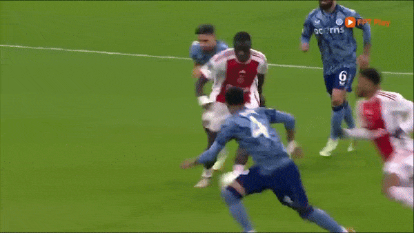 Ajax vs Aston Villa 0-0: Bất phân thắng bại lượt đi, Ezri Konsa, Tristan Gooijer nhận thẻ đỏ, kịch tính lượt về ngày 15/3 tới