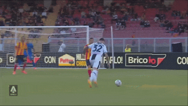 Lecce vs Udinese 0-2: Martín Payero dọn cỗ, Lorenzo Lucca đánh đầu nhẹ nhàng mở bàn, Lazar Samardzic ấn định chiến thắng