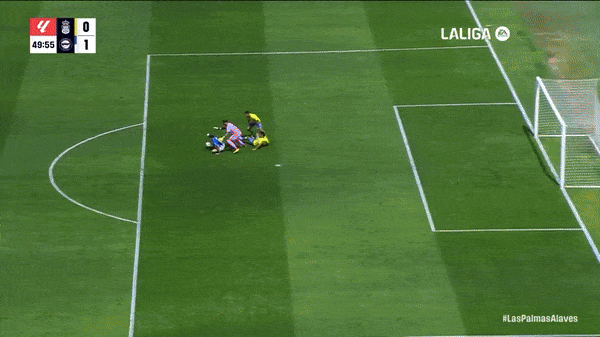 Las Palmas vs Alaves 1-1: Carlos Vicente chớp thời cơ mở bàn nhưng Marc Cardona chia điểm trận cuối mùa La Liga