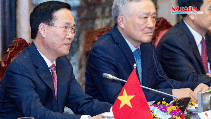 Tin nóng: Chủ tịch nước, Thủ tướng Chính phủ, Chủ tịch Quốc hội nước CHXHCN Việt Nam hội đàm Tổng Bí thư, Chủ tịch nước Trung Quốc Tập Cận Bình