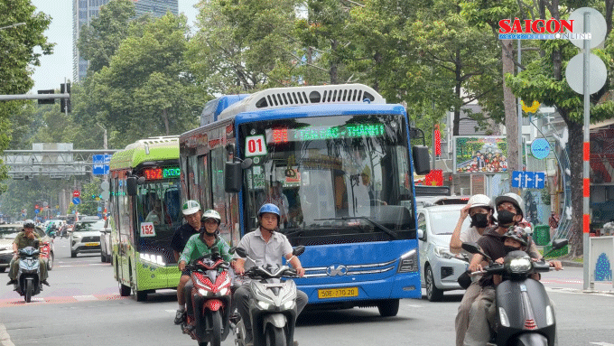 TPHCM: Hành khách đi xe buýt có thể được tặng iPhone, xe đạp điện 