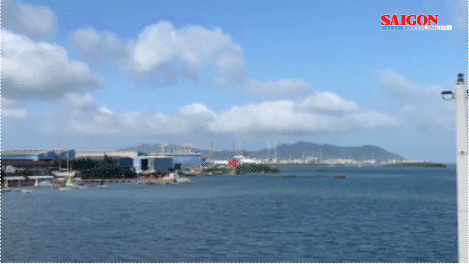 Tàu Cảnh sát biển 8001 khảo sát tình hình vùng biển từ Vũng Tàu đến khu vực Đông cửa Định An 