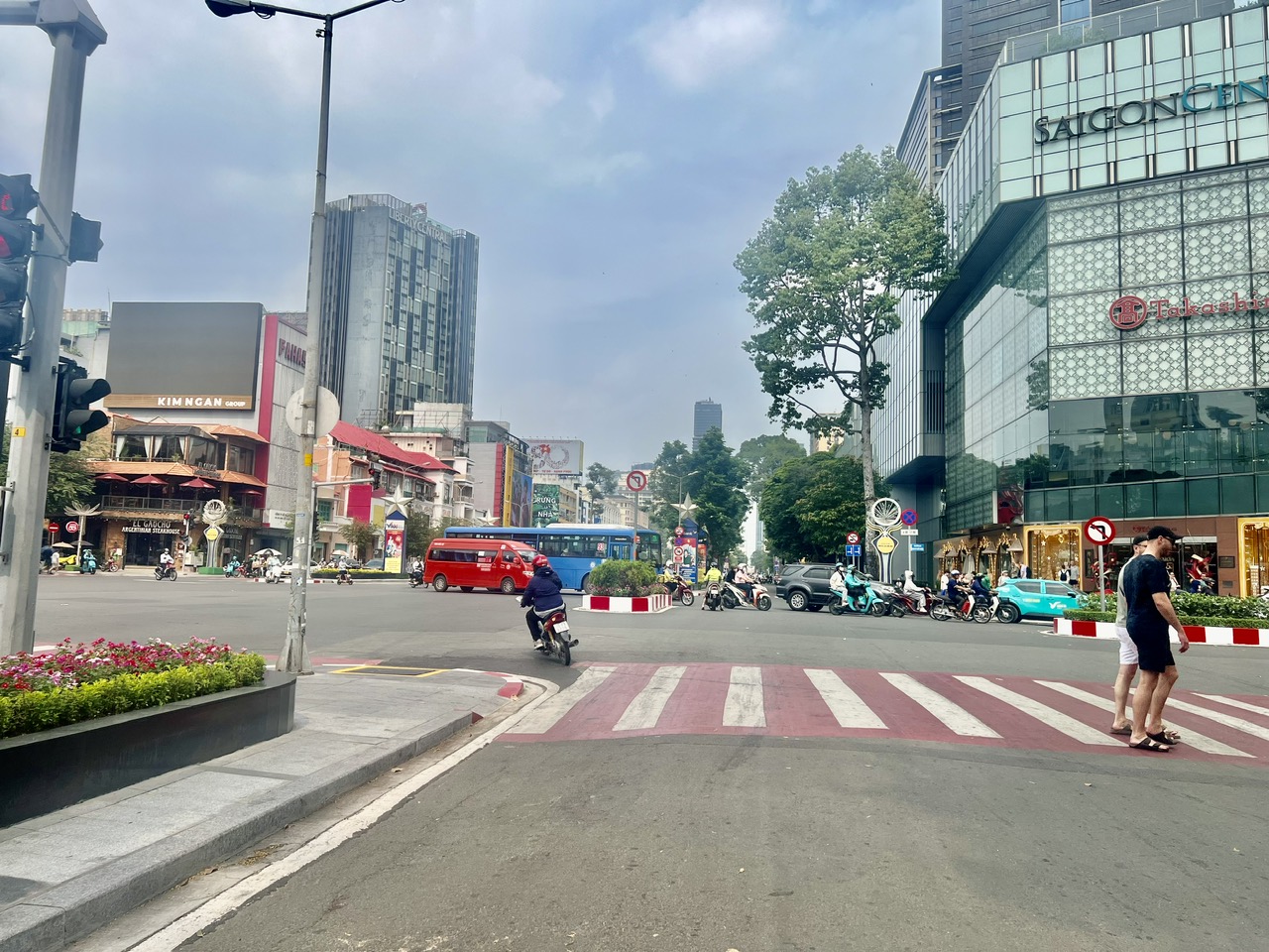 Diện mạo mới đường Lê Lợi sau 1 tháng chỉnh trang