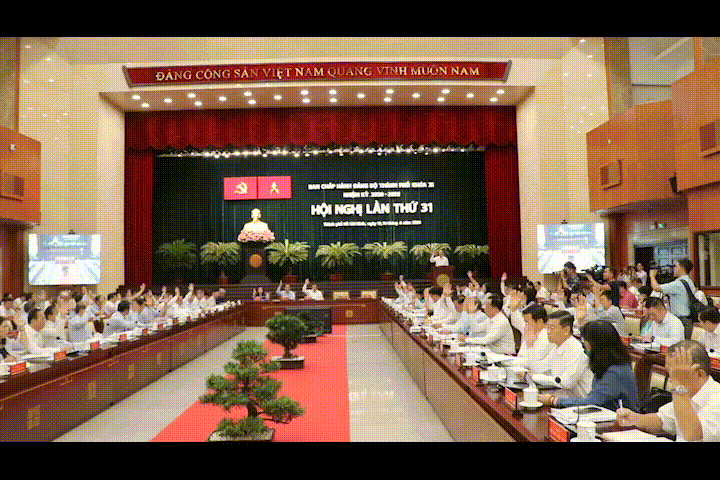 Tìm giải pháp tăng tốc phát triển kinh tế TPHCM những tháng cuối năm