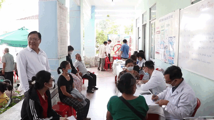 Xã Bà Điểm tăng tốc khám sức khỏe cho người dân