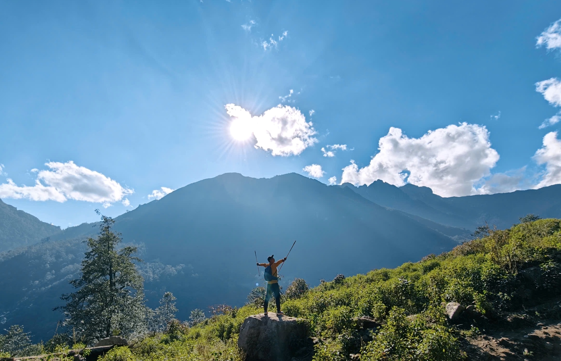 Những con dốc đầu tiên đến Ky Quan San đã mở ra khung trời vô tận...