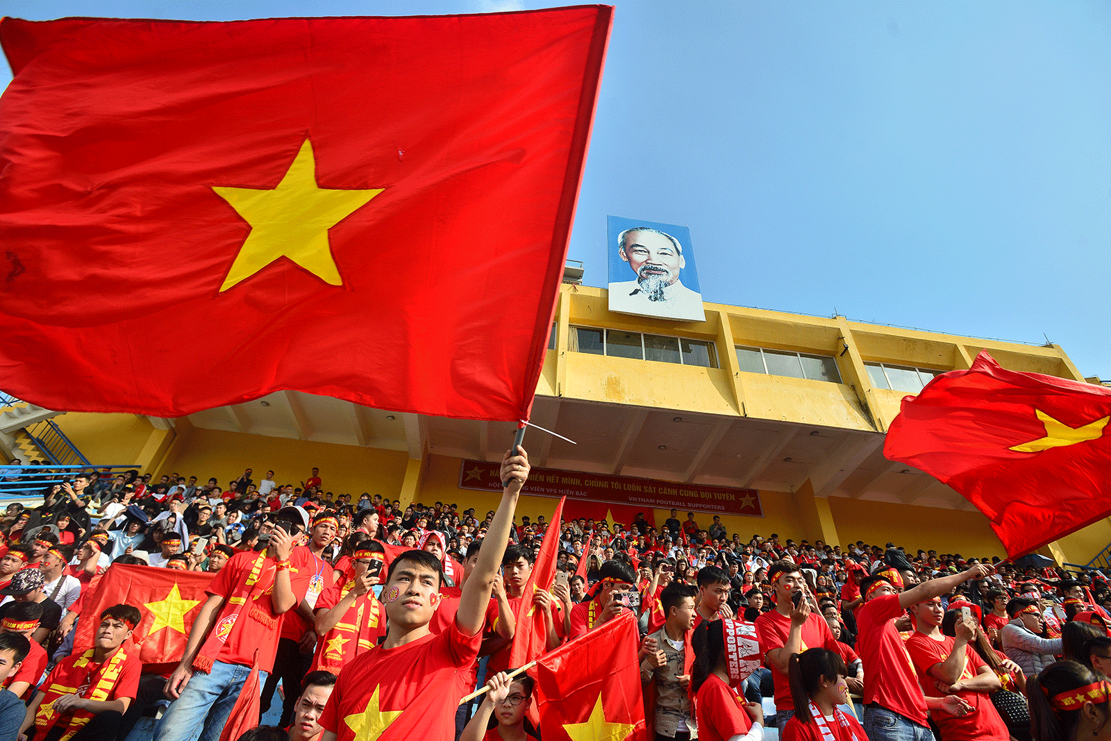 Cả nước vỡ òa trước kỳ tích của U23 Việt Nam ảnh 20