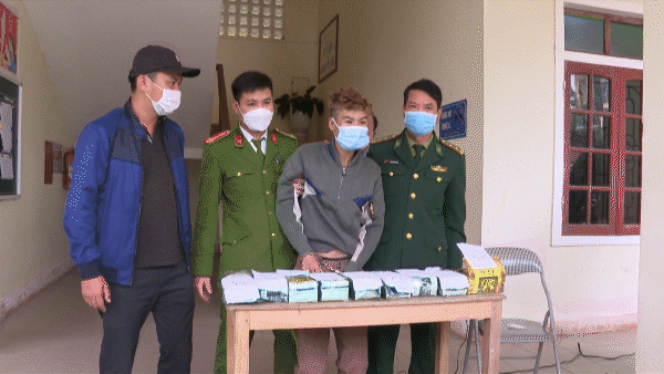 Bắt giữ đối tượng vận chuyển trái phép 9kg ma túy  