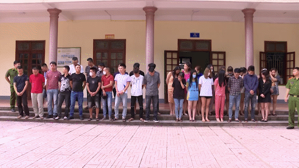 Khởi tố vụ án chơi ma túy trong quán karaoke ở Hà Tĩnh   