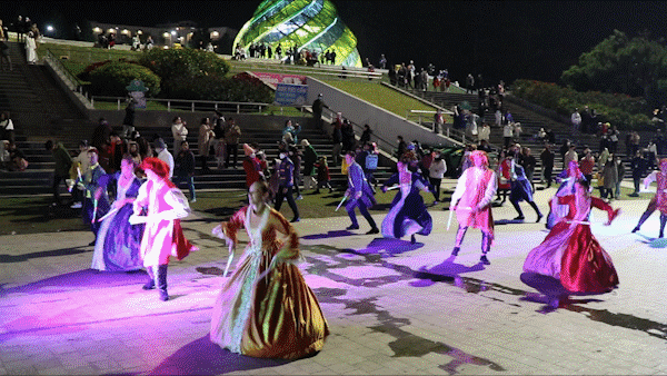 Đắm chìm trong không khí lễ hội carnival đường phố Đà Lạt