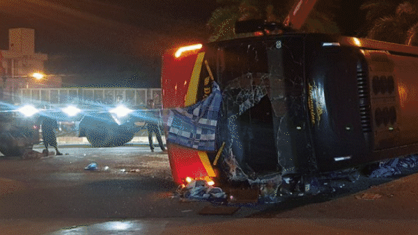 Tin nóng: Xe tải va chạm xe khách, 13 người bị thương nhập viện trong đêm; Cư dân liên tục bị đe dọa vì đòi quyền lợi